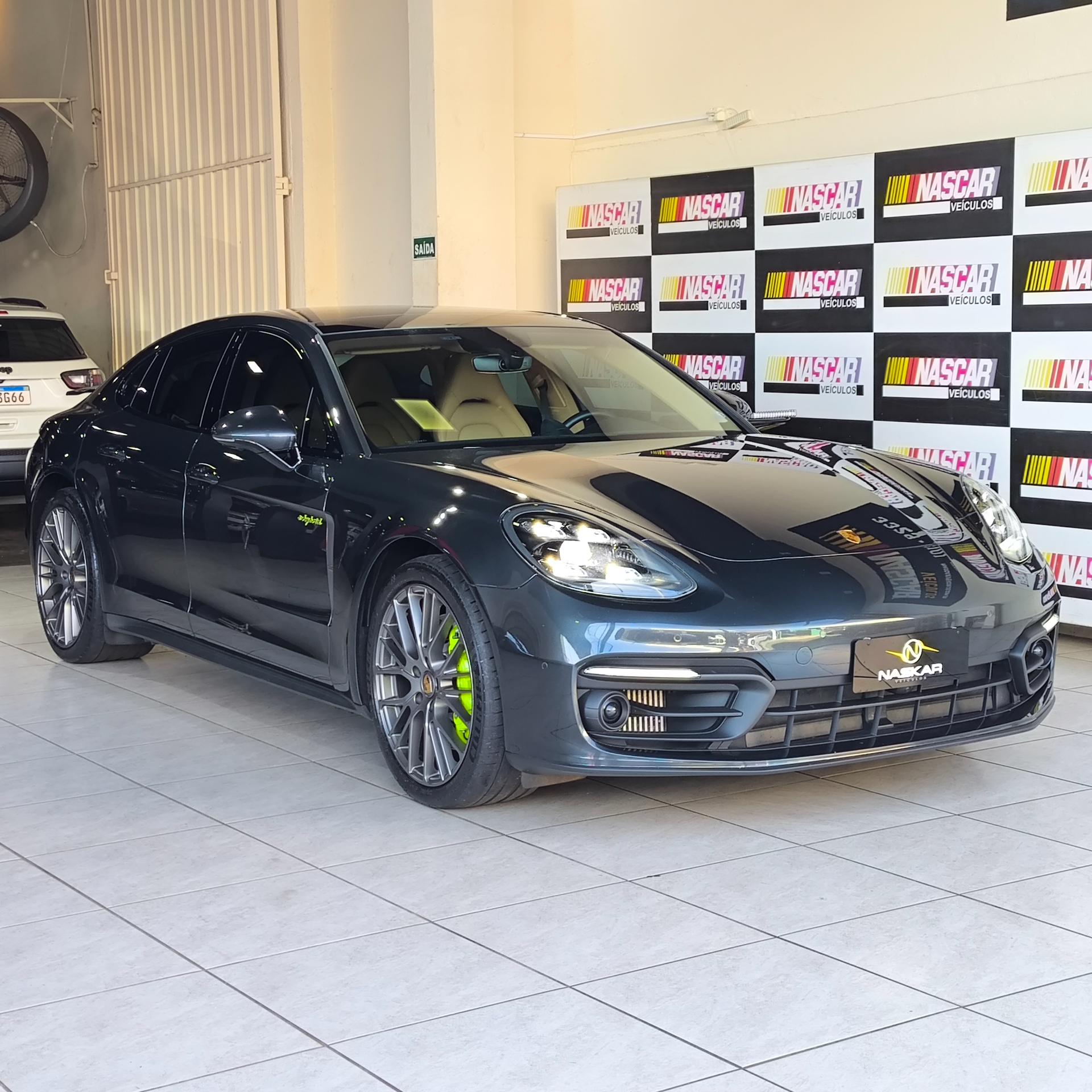 PANAMERA 4ehyb — frente