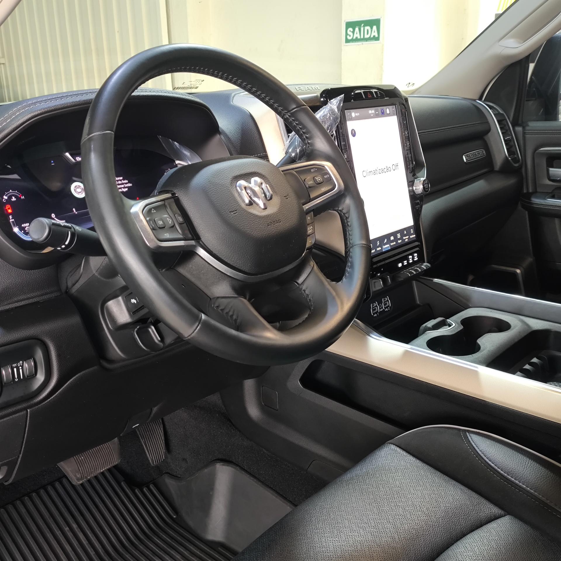 2500 Laramie 67 Tdi Cd 4x4 Diesel — foto 4