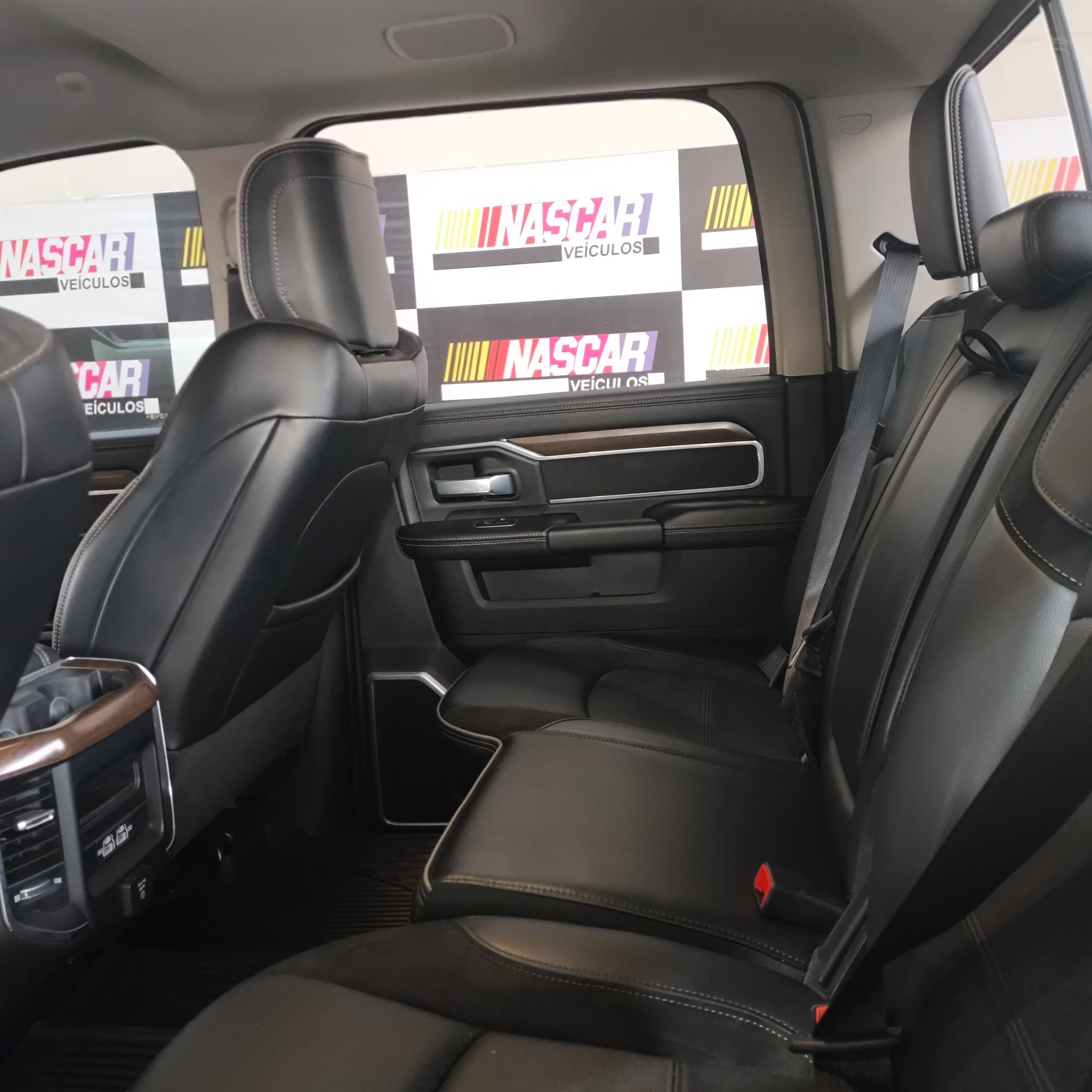 2500 Laramie 67 Tdi Cd 4x4 Diesel — foto 6