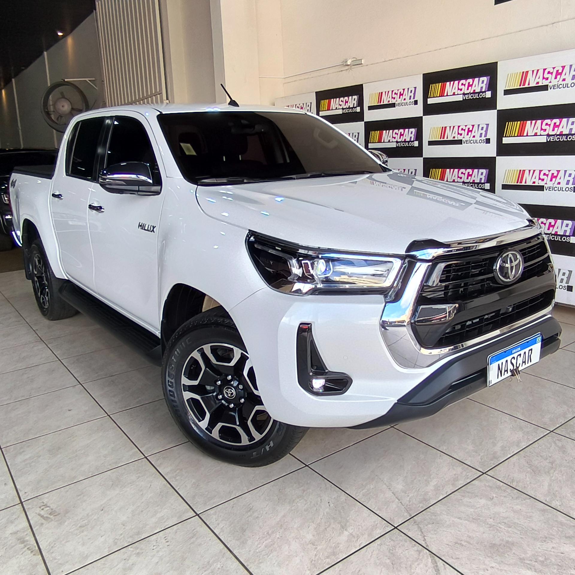 HILUX Cd Srx 4x4 28 Tdi 16v Diesel Aut — frente