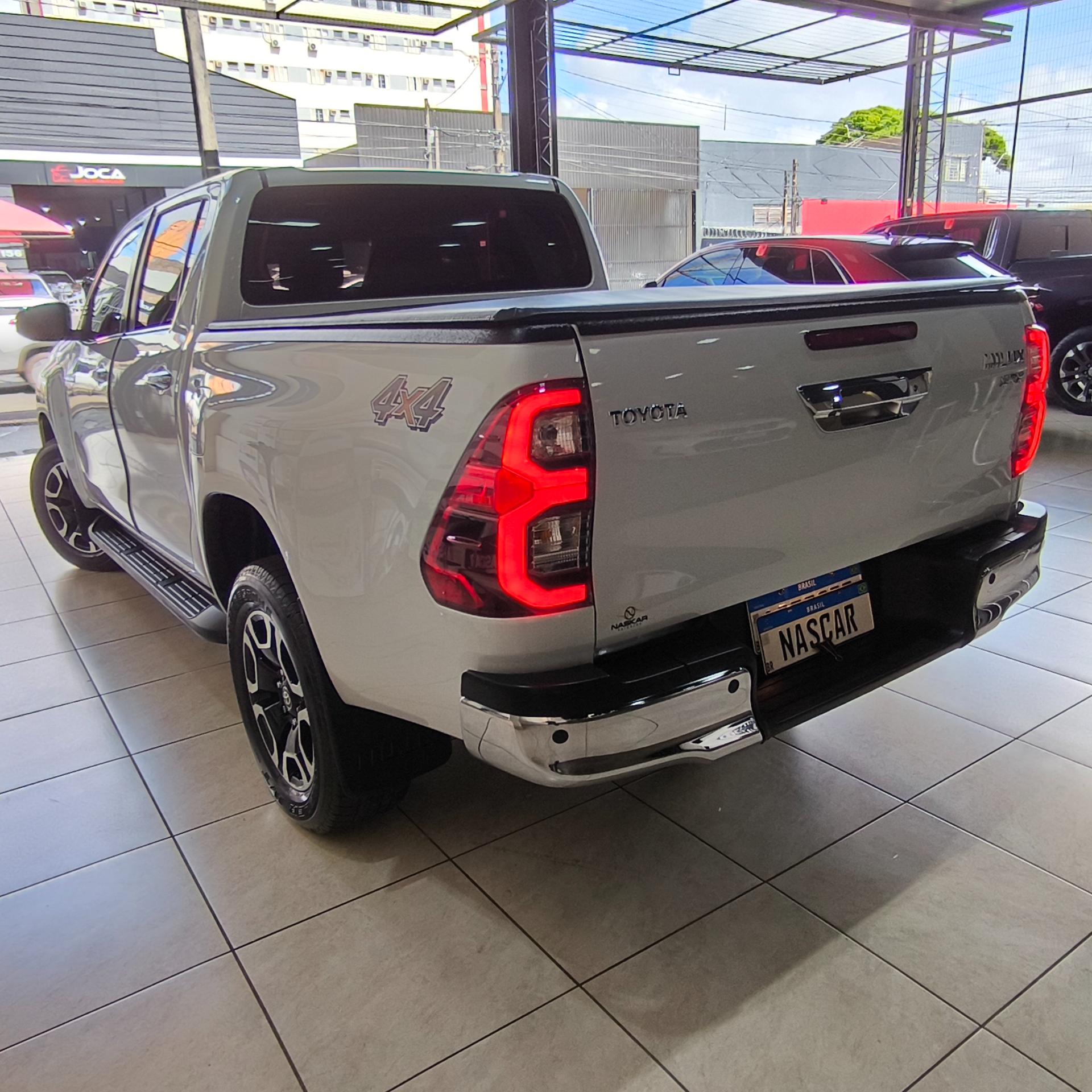 HILUX Cd Srx 4x4 28 Tdi 16v Diesel Aut — foto 4