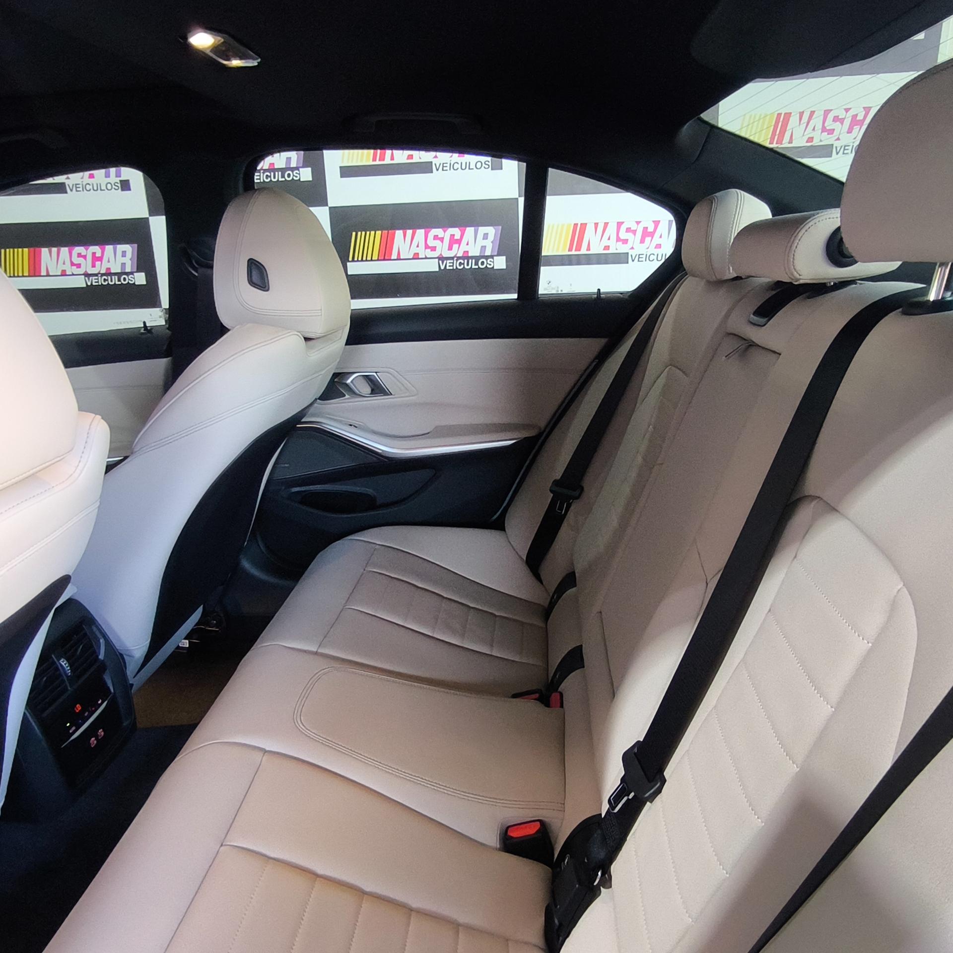 320I M Sport Flex — foto 10