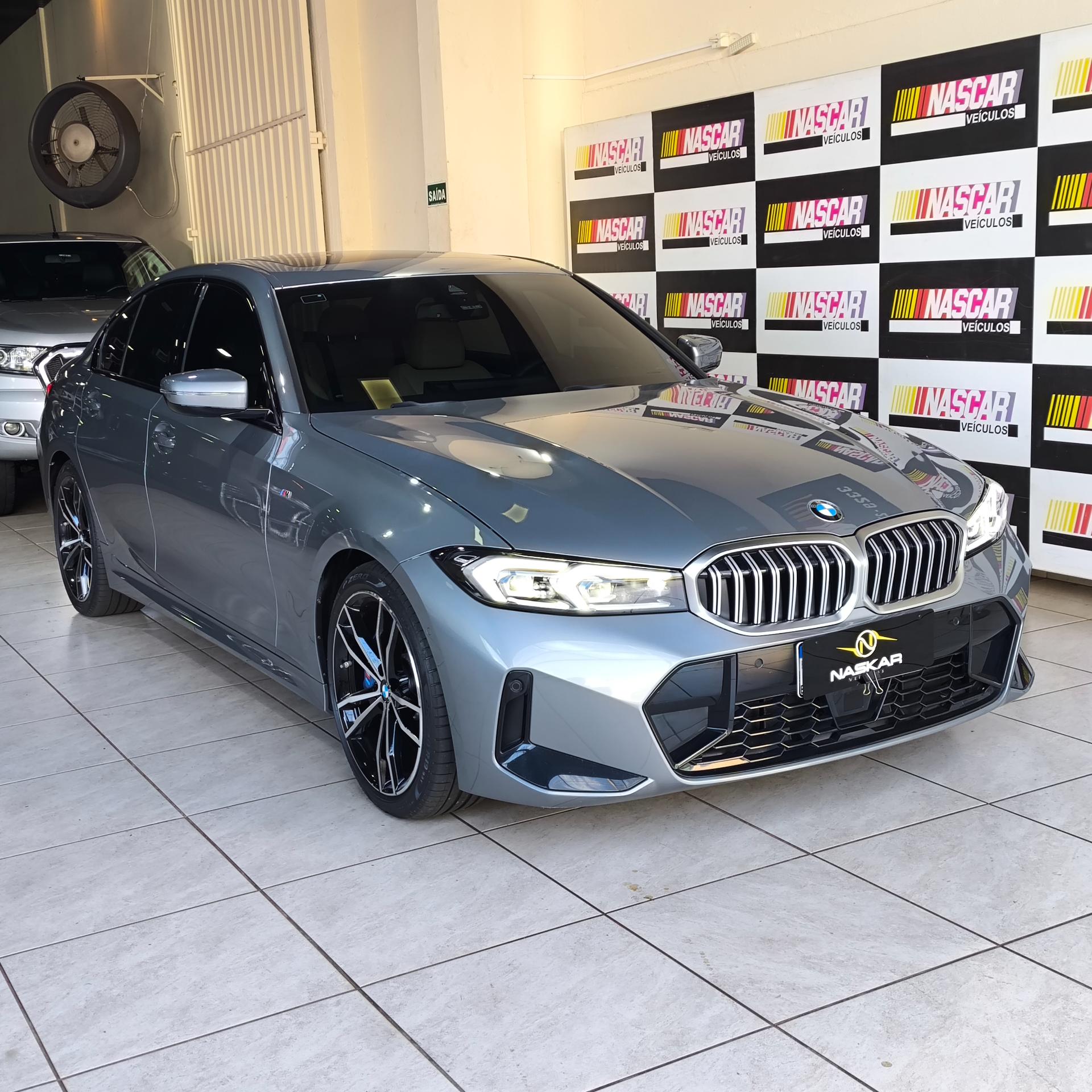 320I M Sport Flex — frente