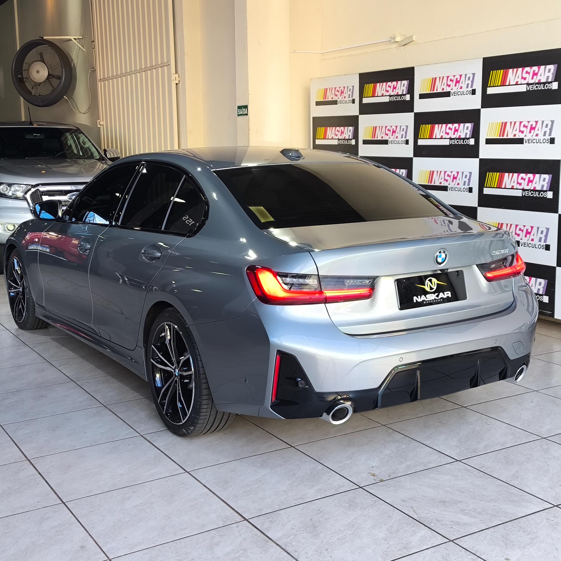 320I M Sport Flex — foto 4