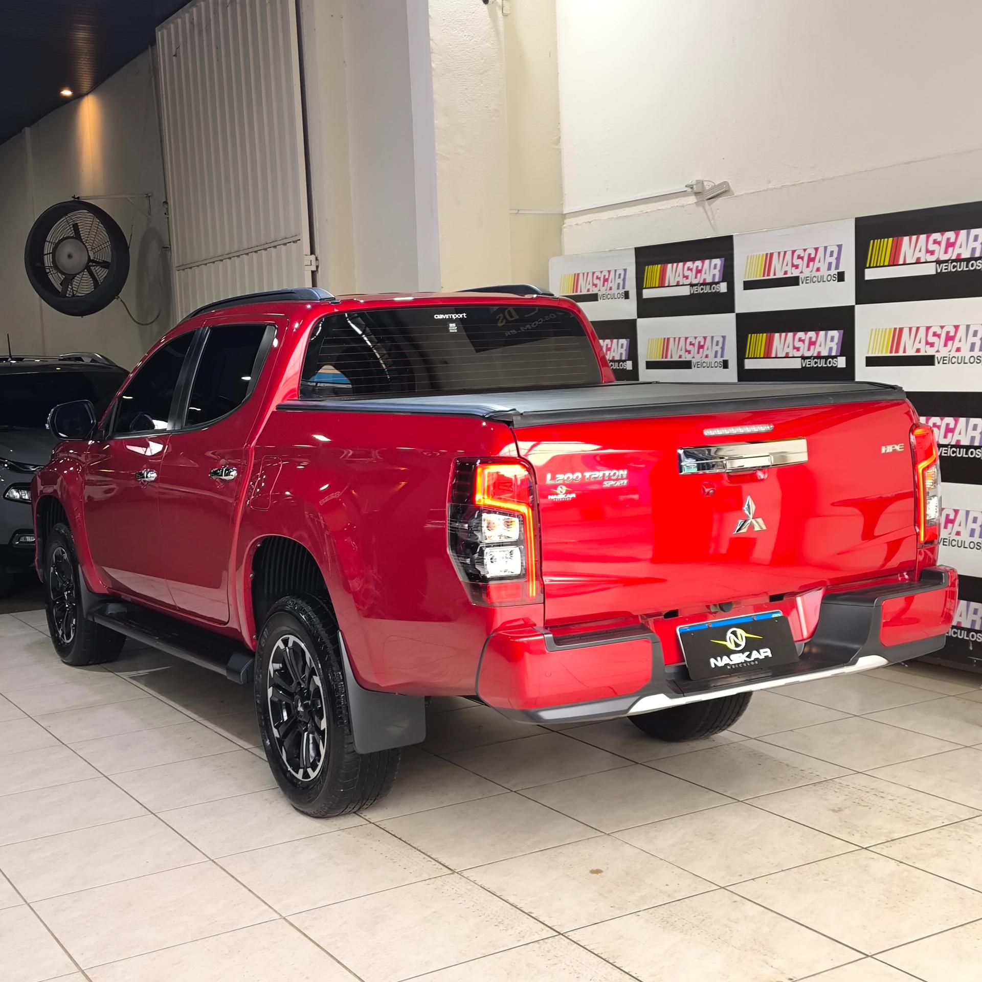TRITON Hpe 24 4x4 Tb Diesel Aut — foto 4